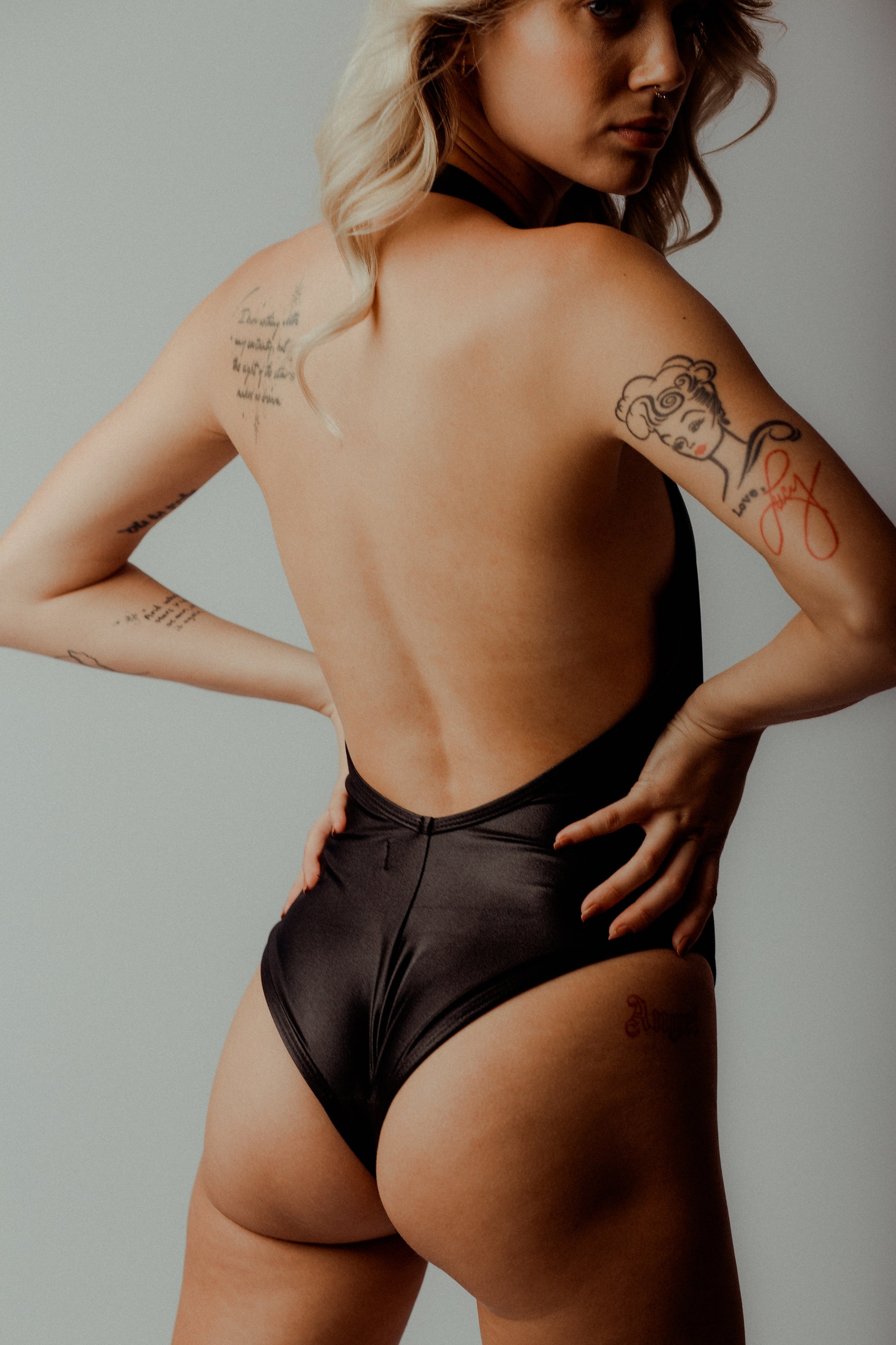 BODY NEGRO TIPO HELTER