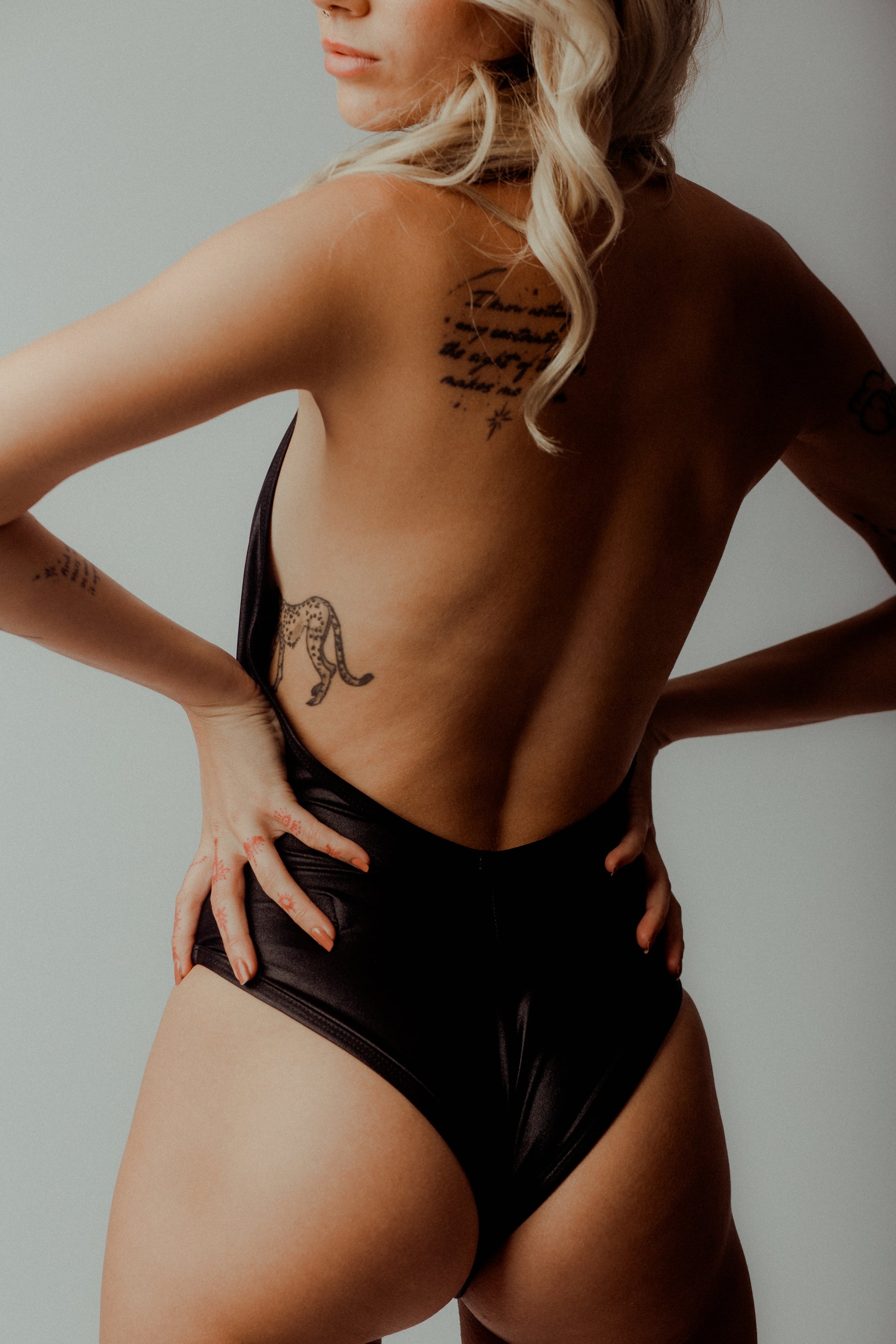 BODY NEGRO TIPO HELTER
