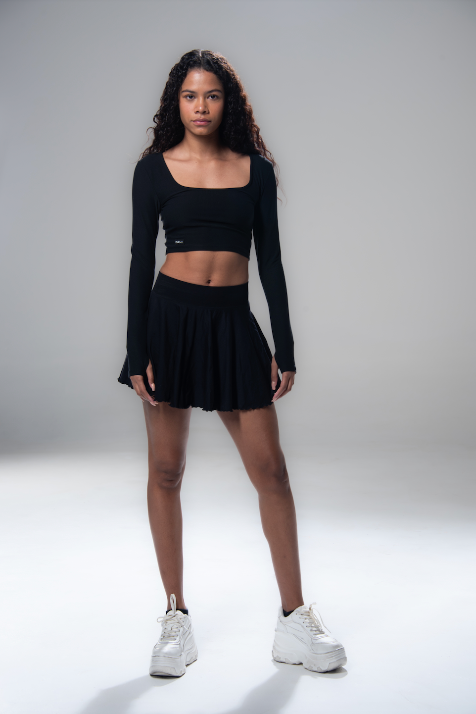 LONG SLEEVE CROP TOP BLACK