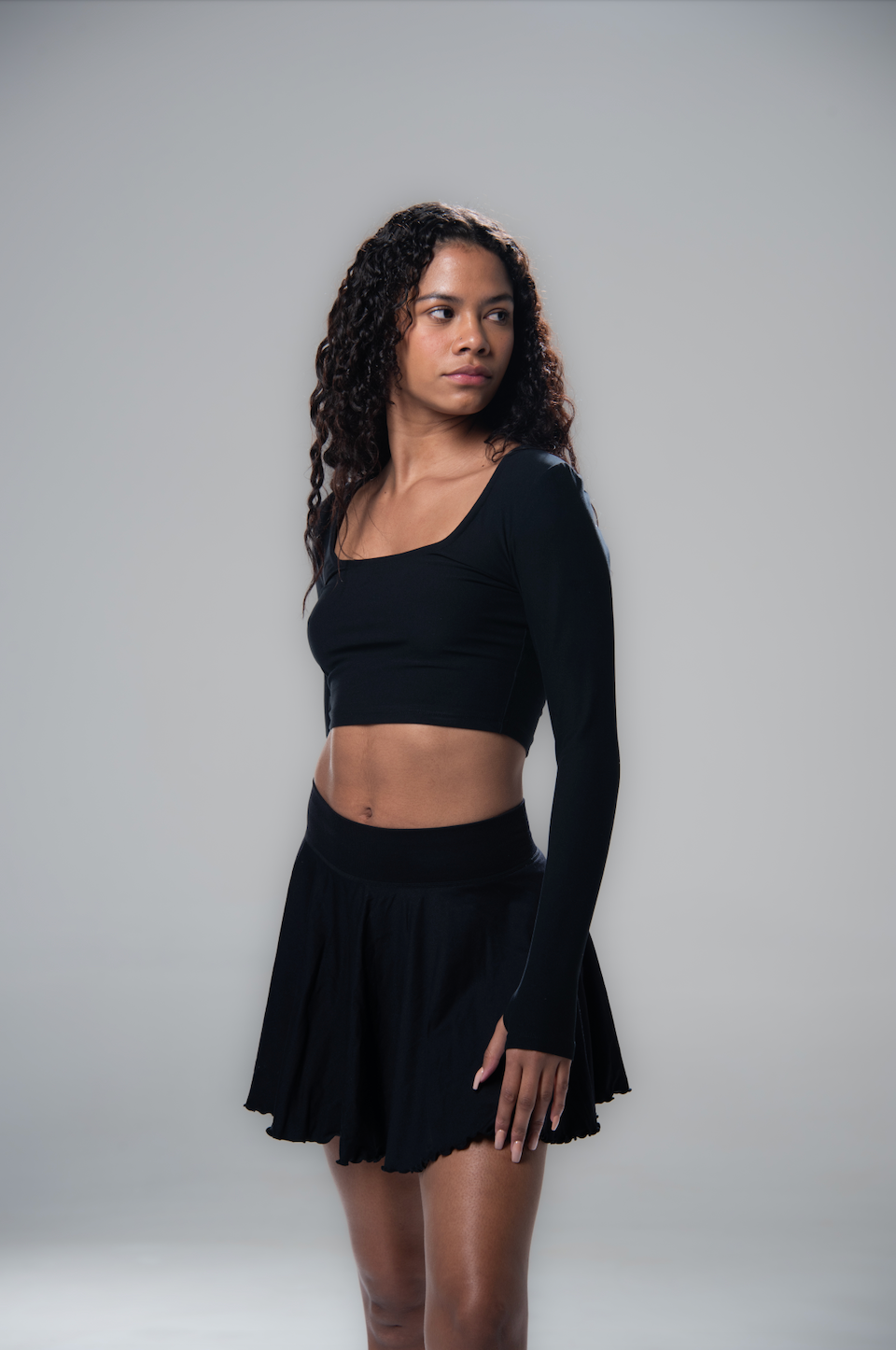 LONG SLEEVE CROP TOP BLACK