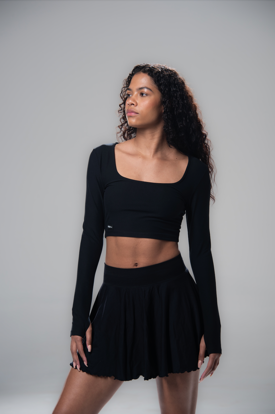 LONG SLEEVE CROP TOP BLACK