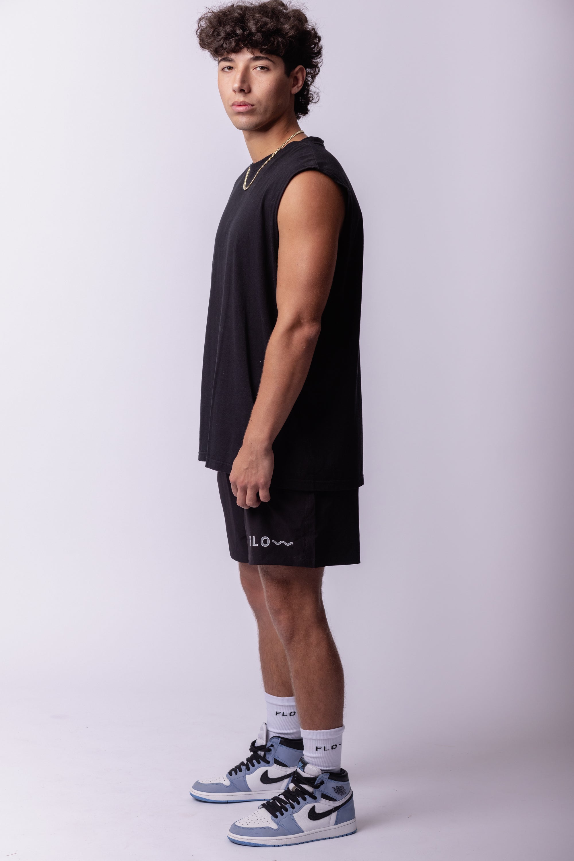 CLASSIC LONG SLEEVELESS BLACK