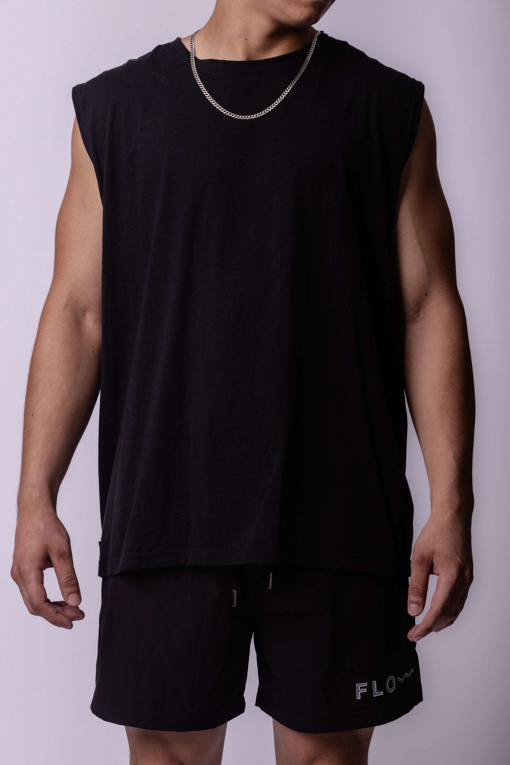 CLASSIC LONG SLEEVELESS BLACK