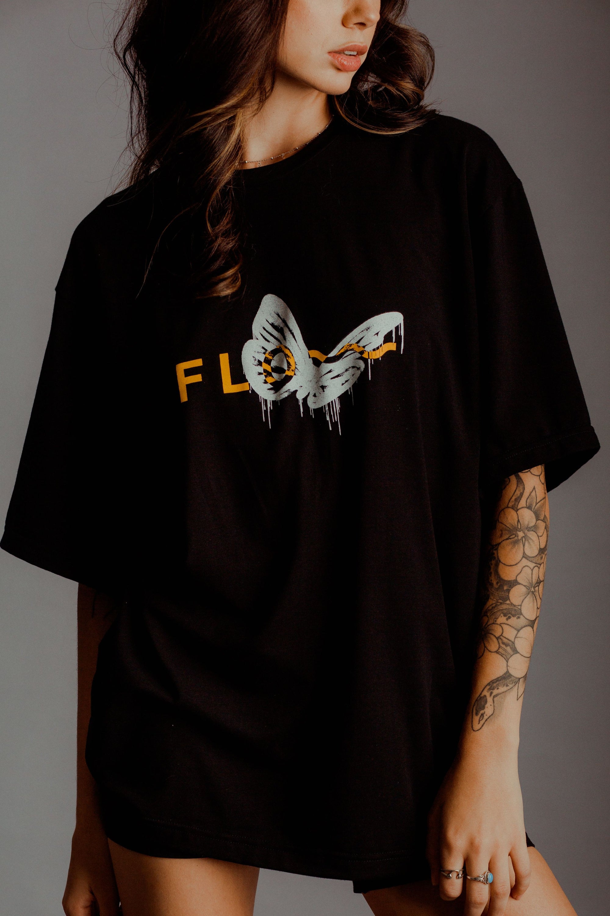 BUTTERFLY FLOW TEE