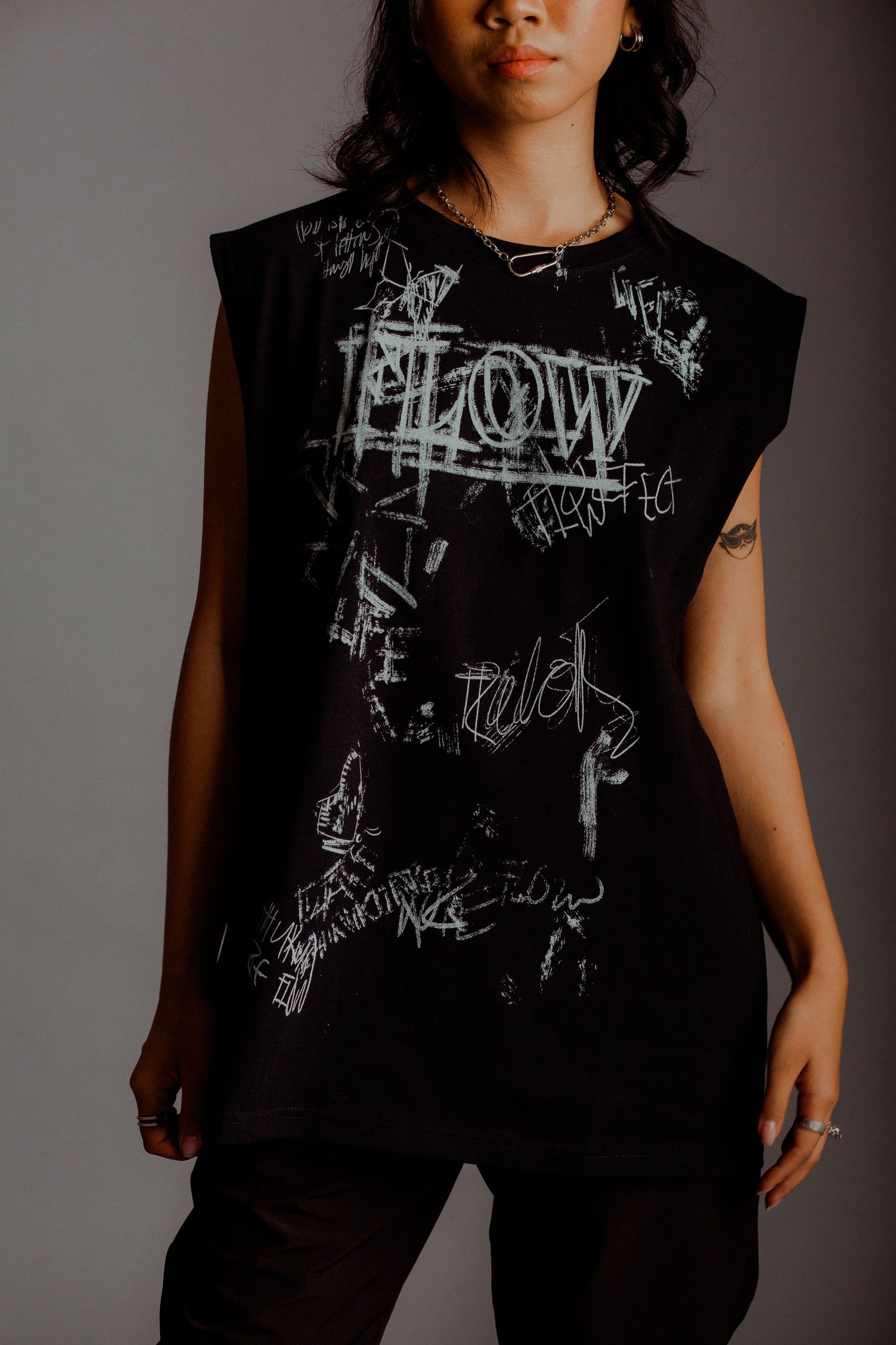 FLOW EFFECT CHAOS LONG SLEEVELESS BLACK