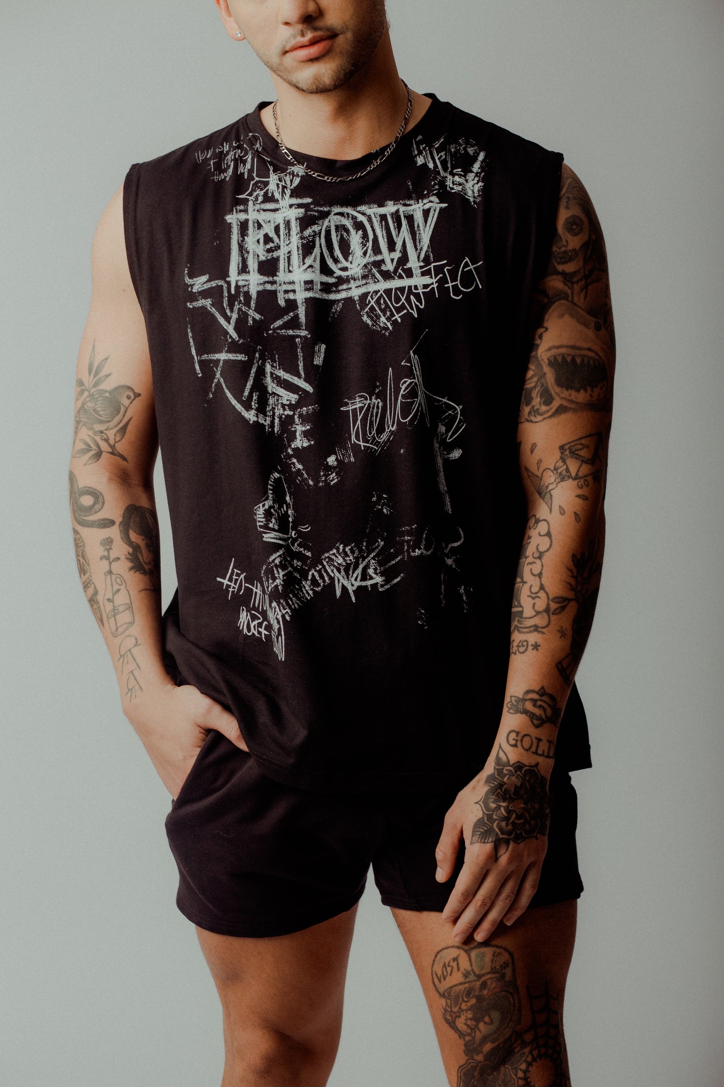 FLOW EFFECT CHAOS LONG SLEEVELESS BLACK