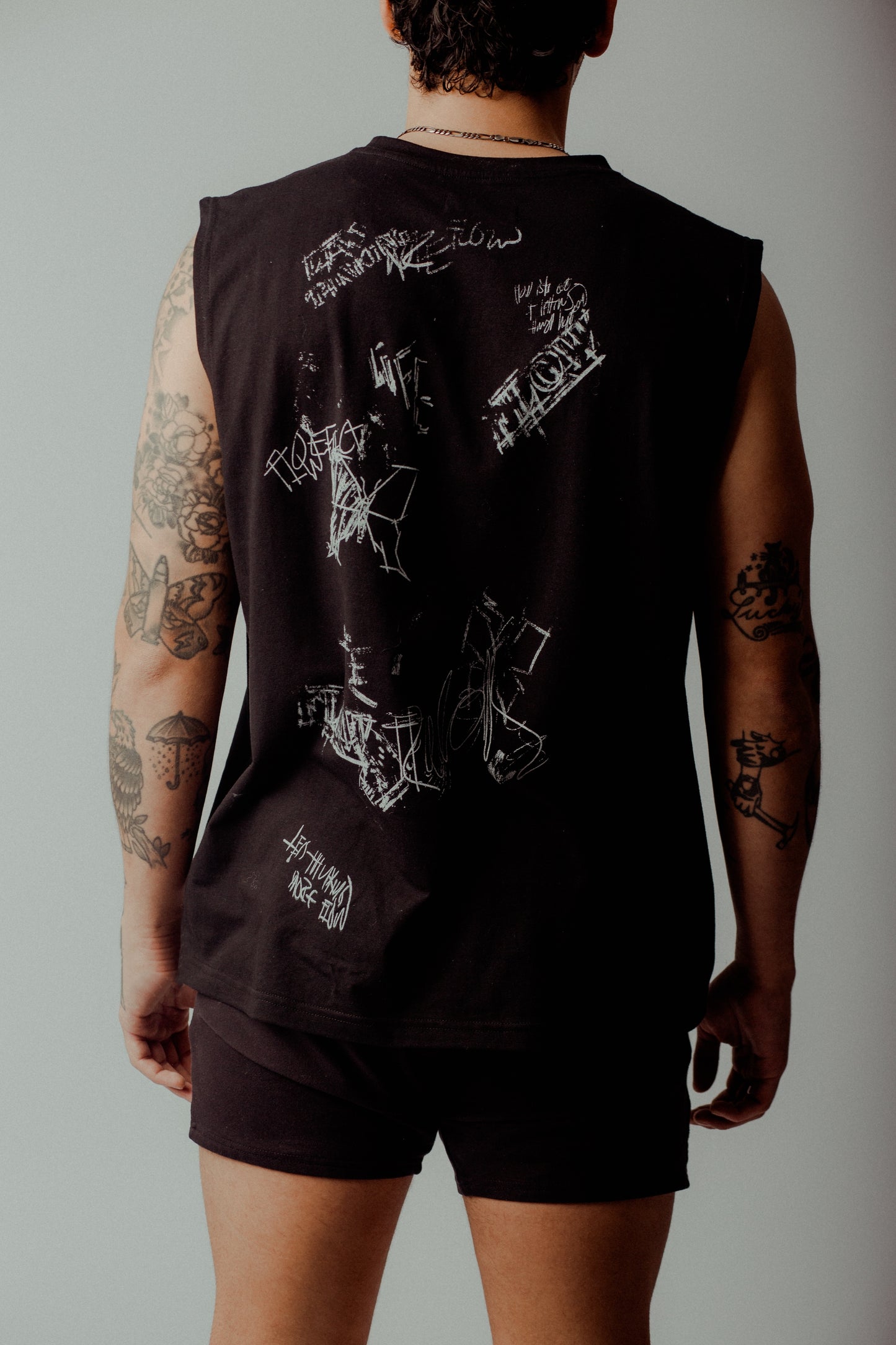 FLOW EFFECT CHAOS LONG SLEEVELESS BLACK