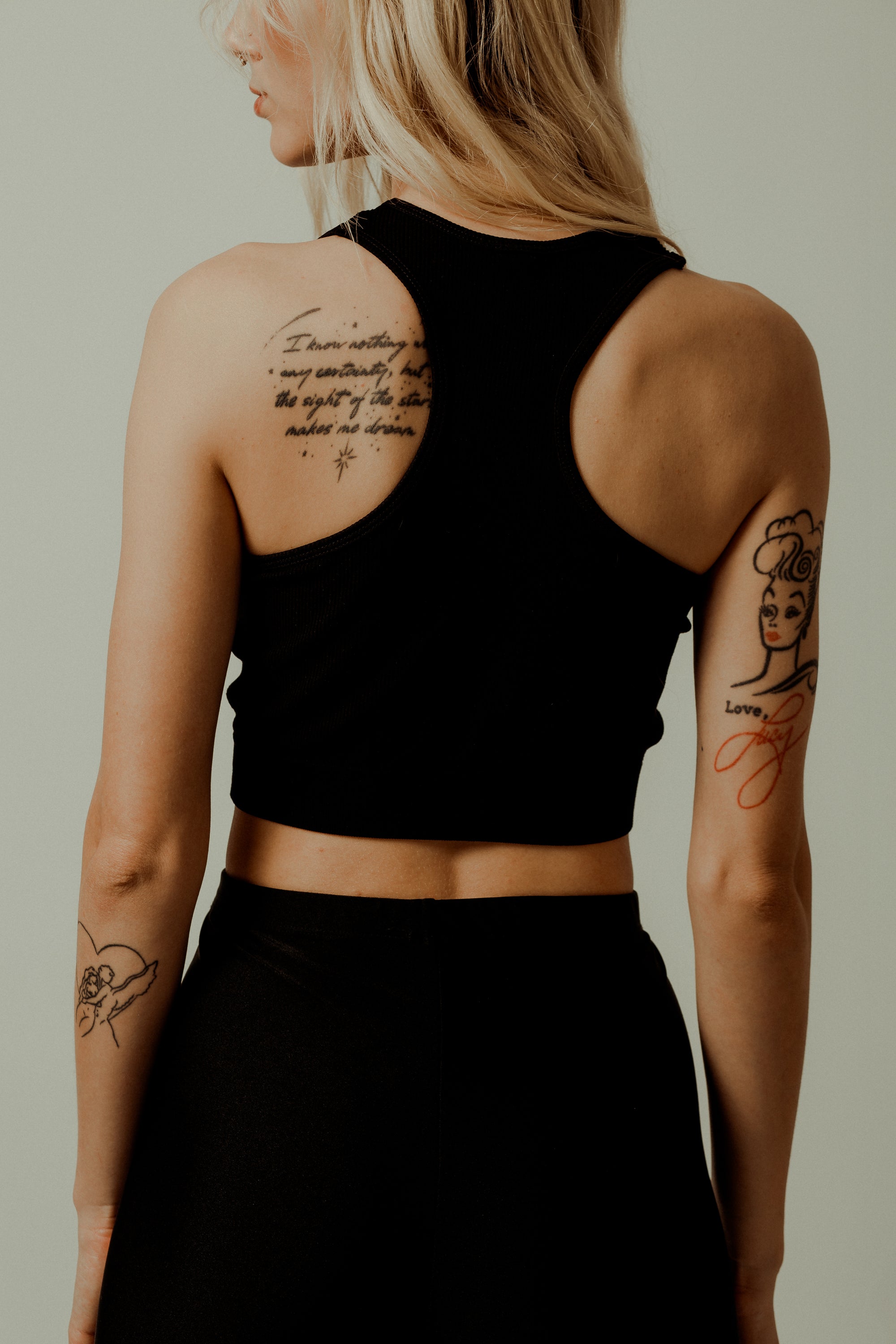 HALTER CROP TOP