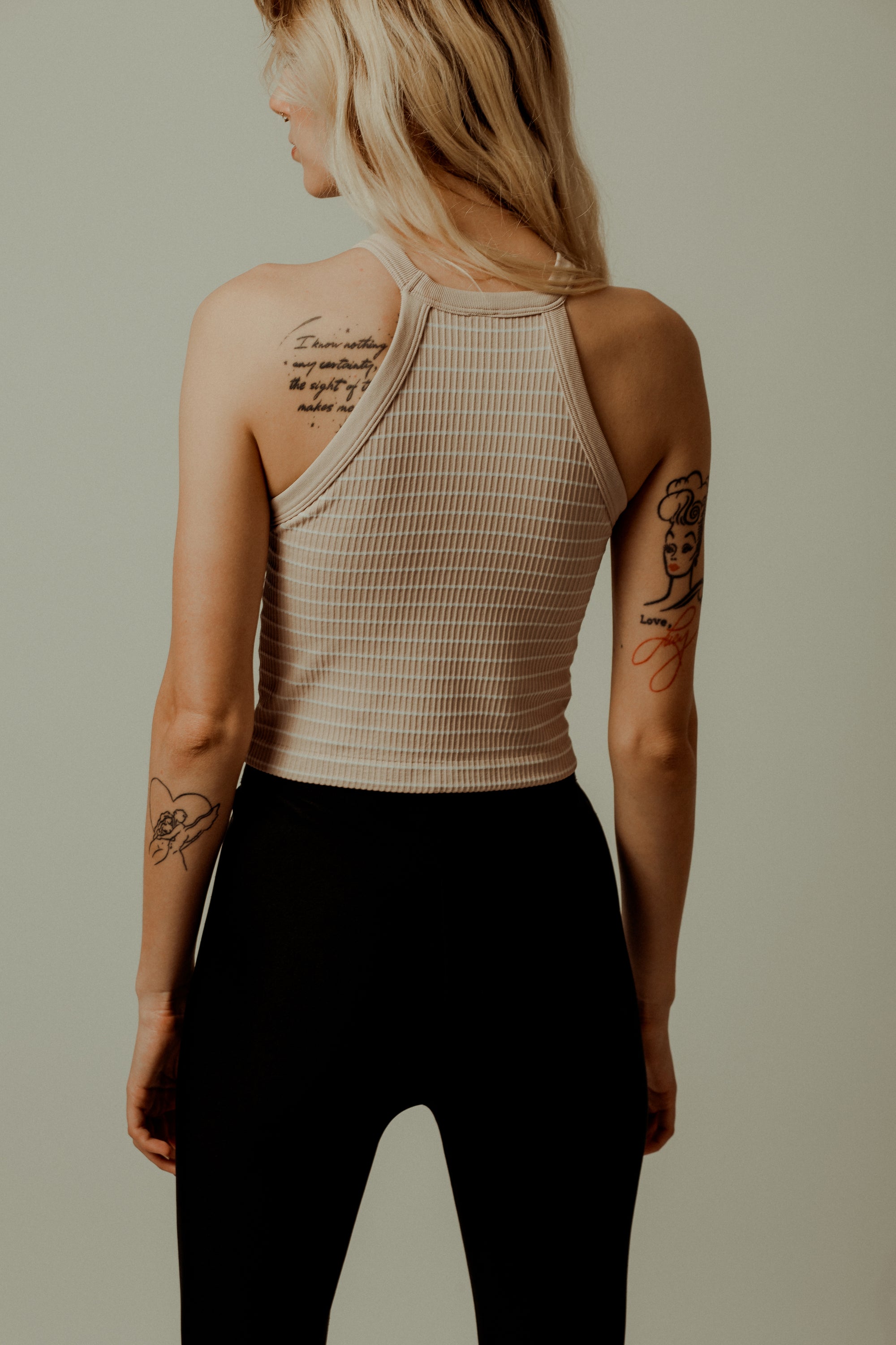 TOP CORTO RAYAS NUDE/BLANCO