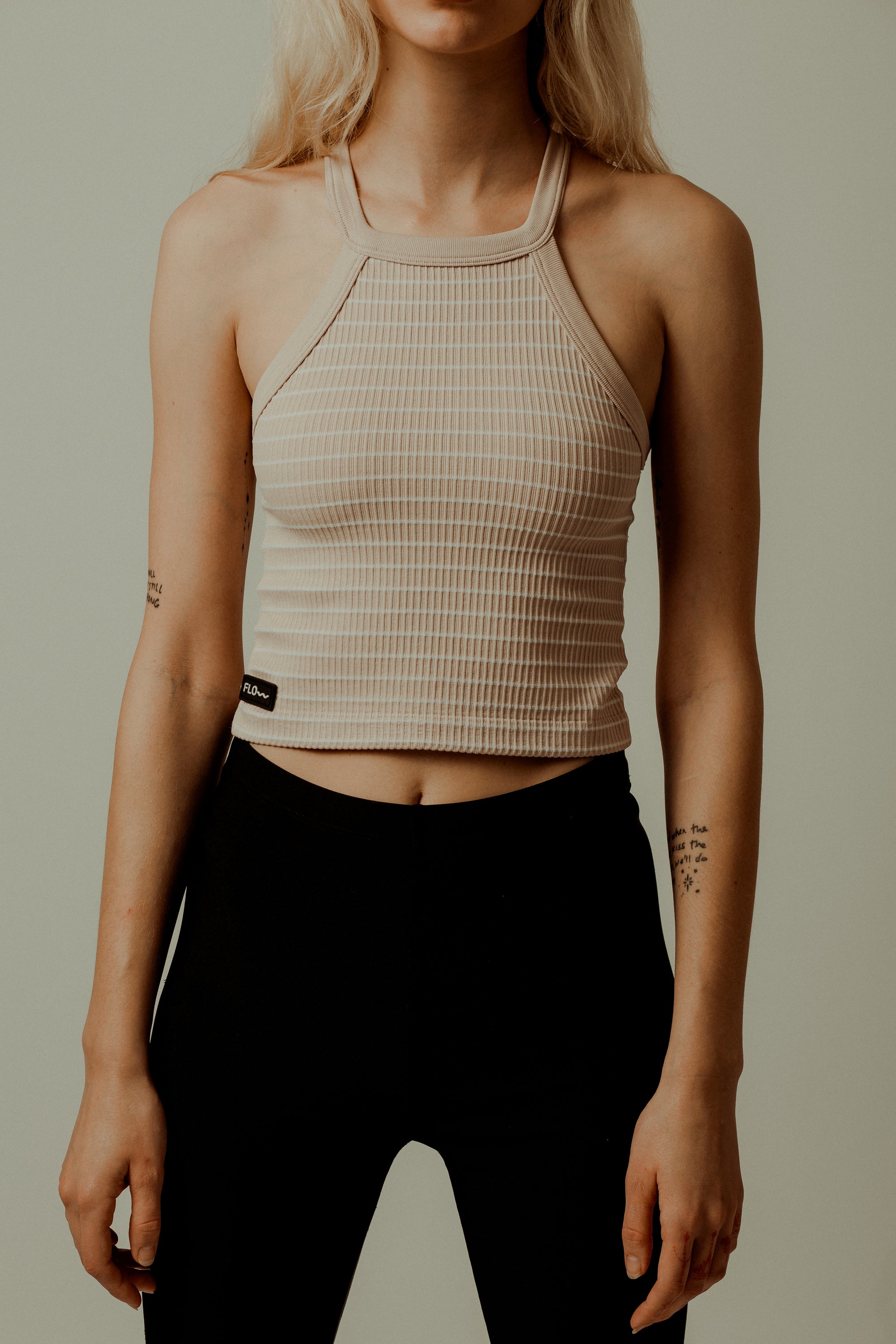 TOP CORTO RAYAS NUDE/BLANCO